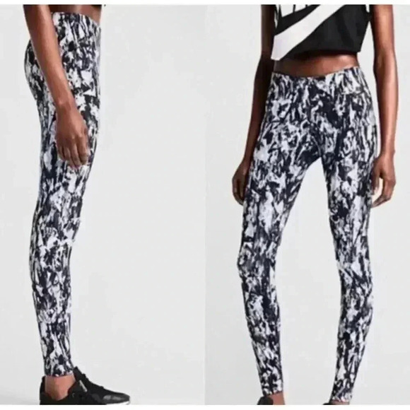 Nike Leggings Women's Sz Medium Black Swoosh Print Leg A See Elastic Waist Tight - Picture 1 of 10